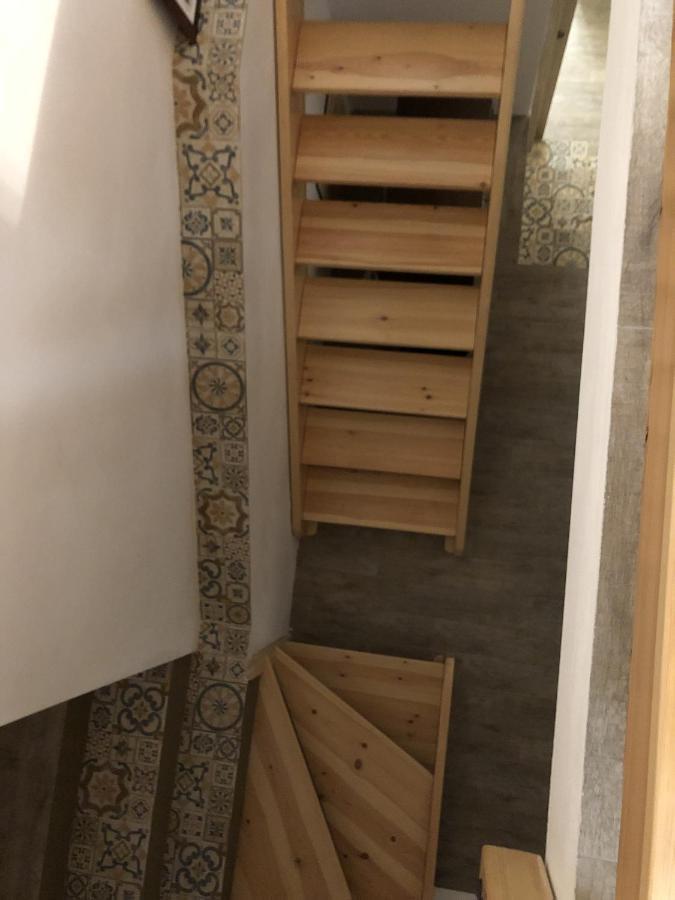 Verso Est بيتراليا سوبرانا المظهر الخارجي الصورة