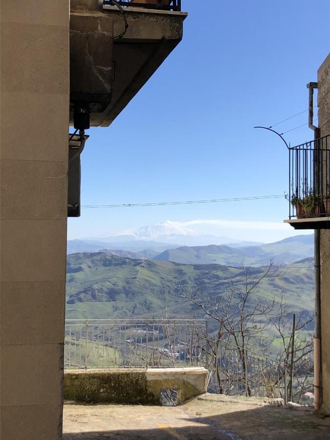 Verso Est بيتراليا سوبرانا المظهر الخارجي الصورة